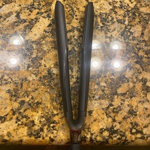 GHD platinum flat iron